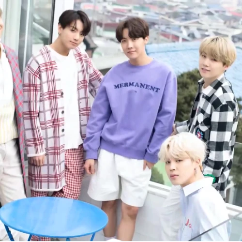 BTS Dapat Dua Nominasi di Grammy Awards 2023